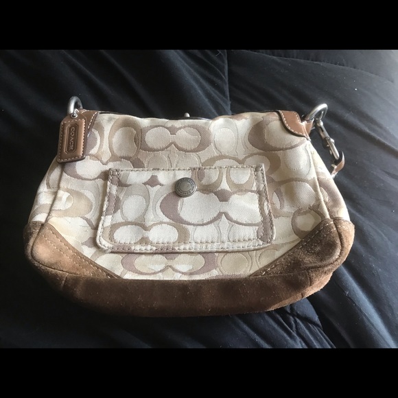 Coach Handbags - Coach Chelsea Optic signature bag, EUC